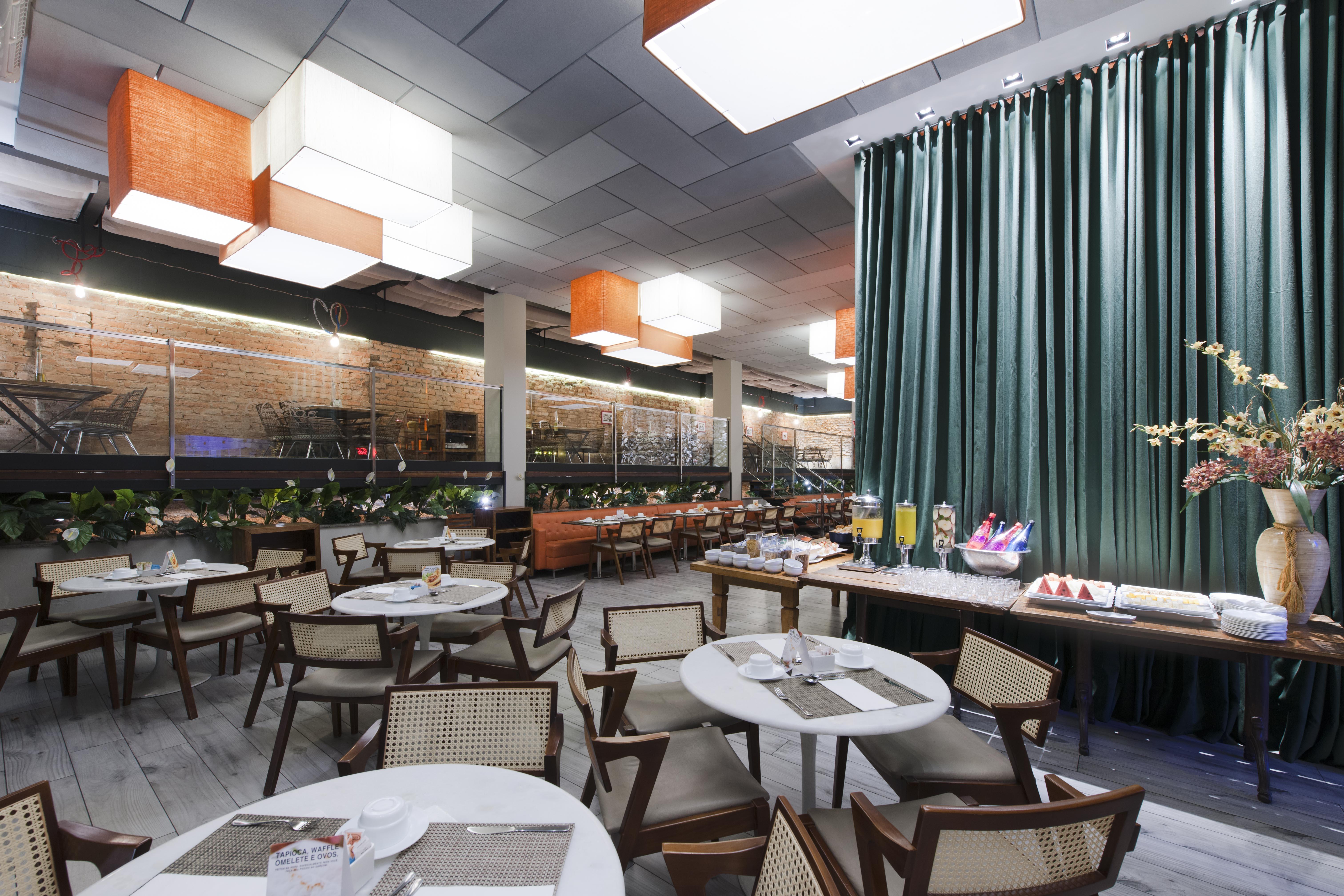 Radisson Blu Belo Horizonte Savassi 호텔 외부 사진 Restaurant interior